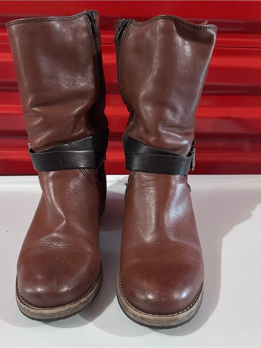 Clarks women’s 6 Brown Leather Lace-Up Mid-Calf Boots with Black Strap